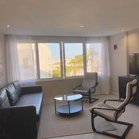 2 Bedroom Torreblanca, Apartment Fuengirola
